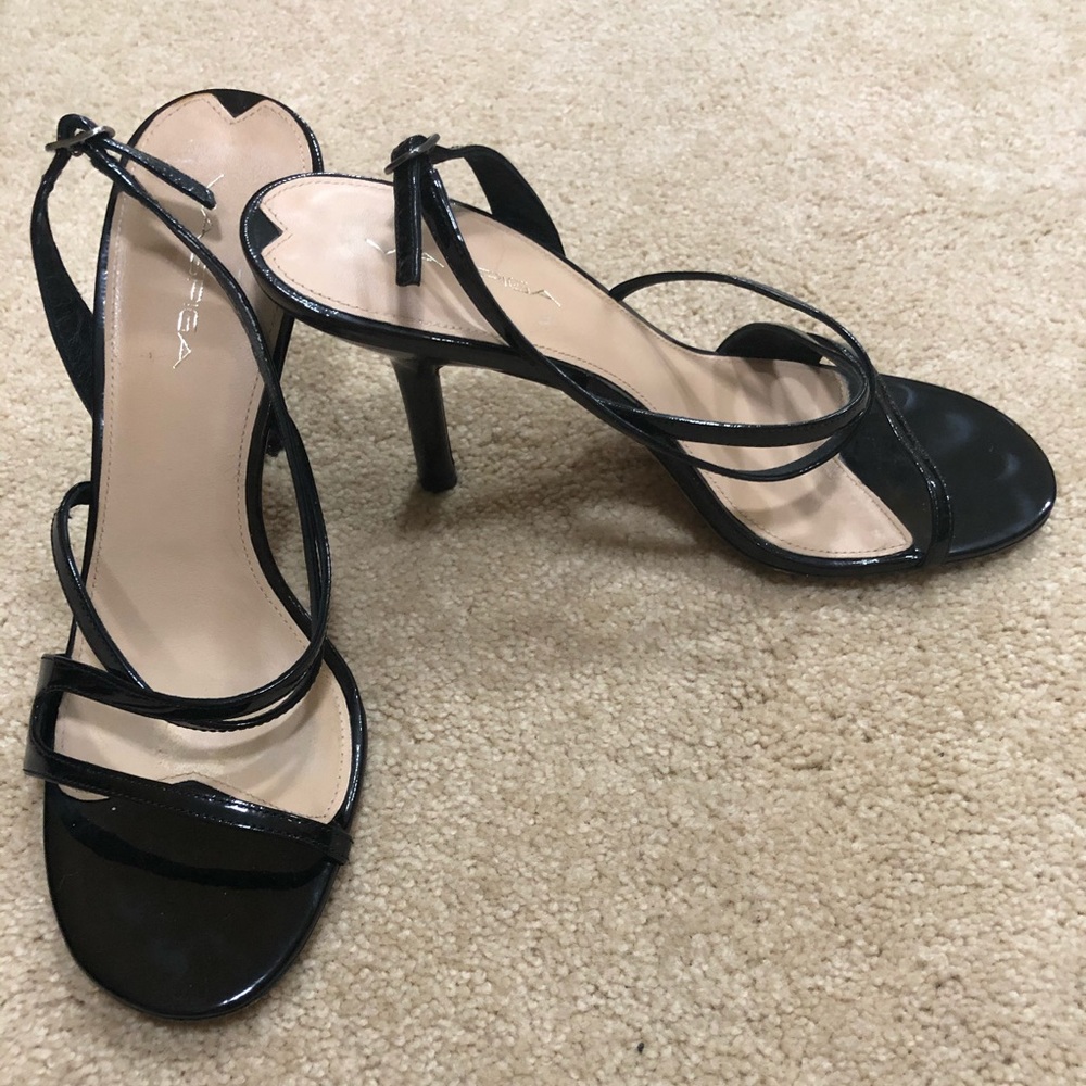 Via Spiga Black patent leather shoes!